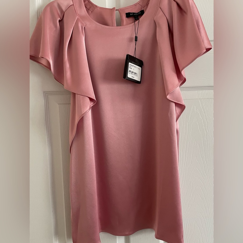ST. JOHN Woman’s blouse. SIZE Large